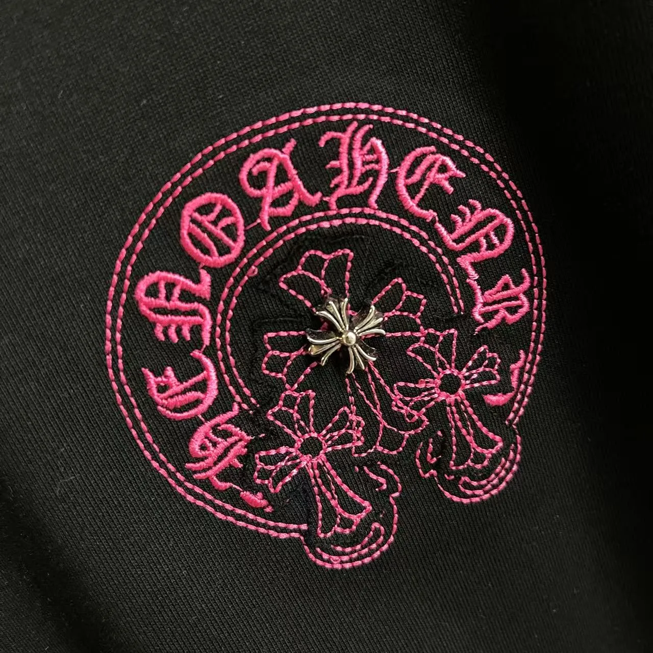 🅿️200 ch Crow* 2025 summer new style Sanskrit horseshoe cross Metal patch embroidery Short-sleeved T-shirt Customized fabric 300g Same style for men and women Size: S M L XL XXL Five codes Color: black white